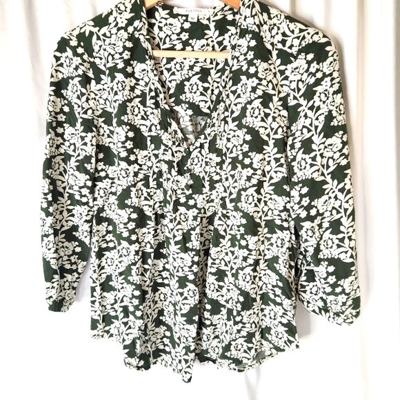 Fun2Fun Womens Size Small Floral Blouse Green - Picture 1 of 5
